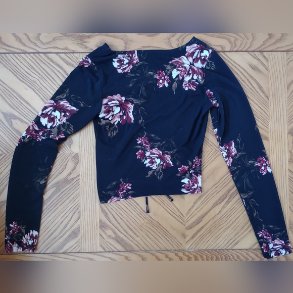 Dynamite black floral long sleeve drawstring crop shirt - Picture 5 of 6